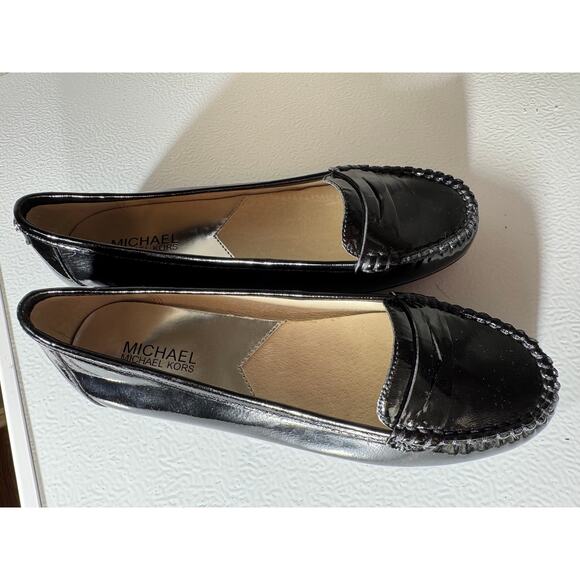 Polished Perfection:‎ Michael Kors Patent Loafers ✨👠 - Picture 1 of 3